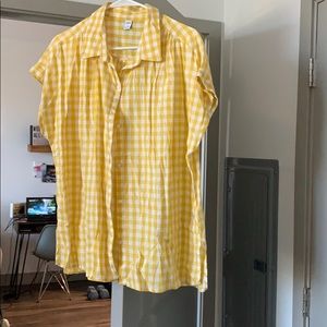 Short sleeve button up